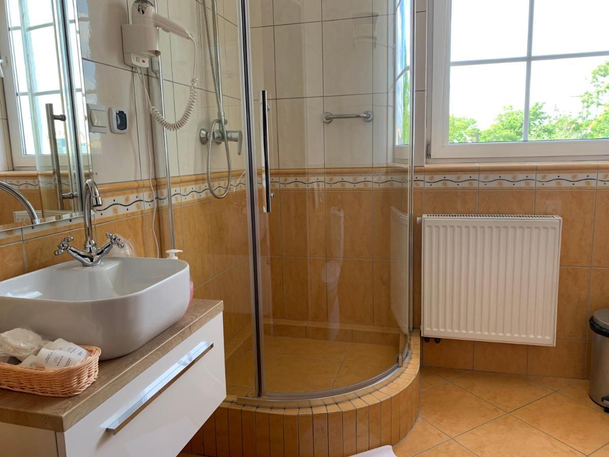Hotel Kameleon Tarnobrzeg Eksteriør billede