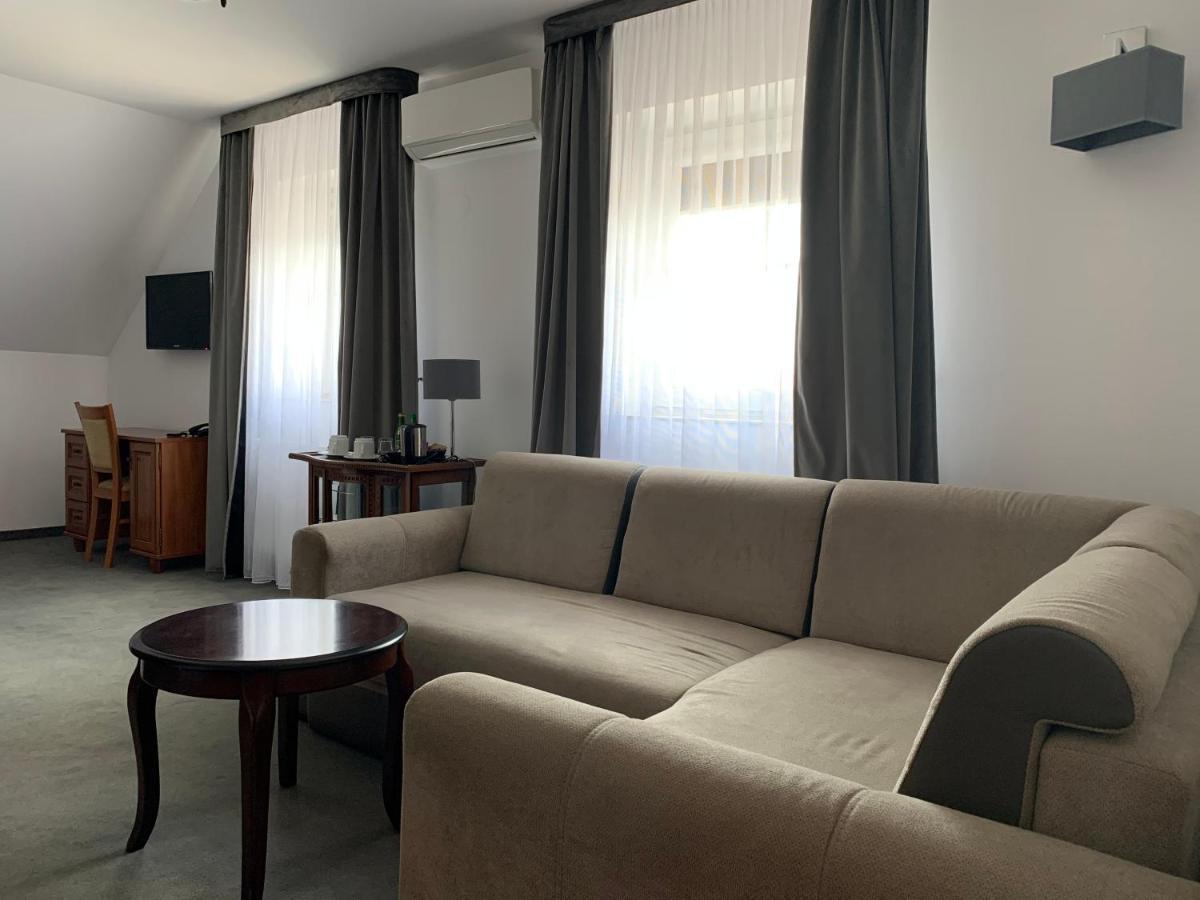 Hotel Kameleon Tarnobrzeg Eksteriør billede