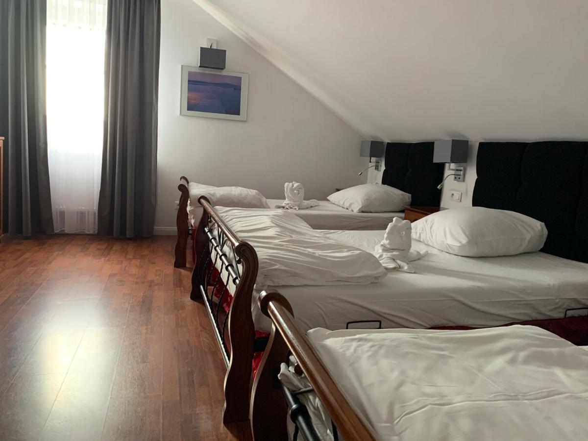 Hotel Kameleon Tarnobrzeg Eksteriør billede